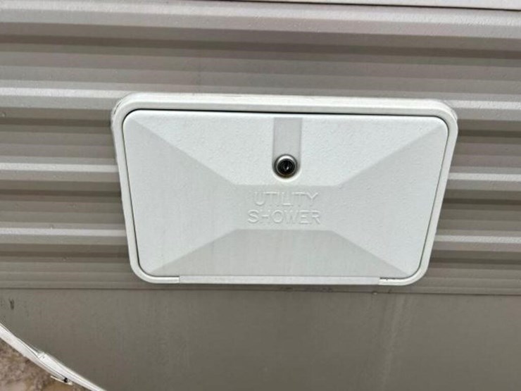 2010-gulf-stream-innsbruck-supreme-lodge-40tbs-t/a-image-35