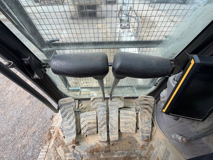 2022-volvo-ec300el-image-19