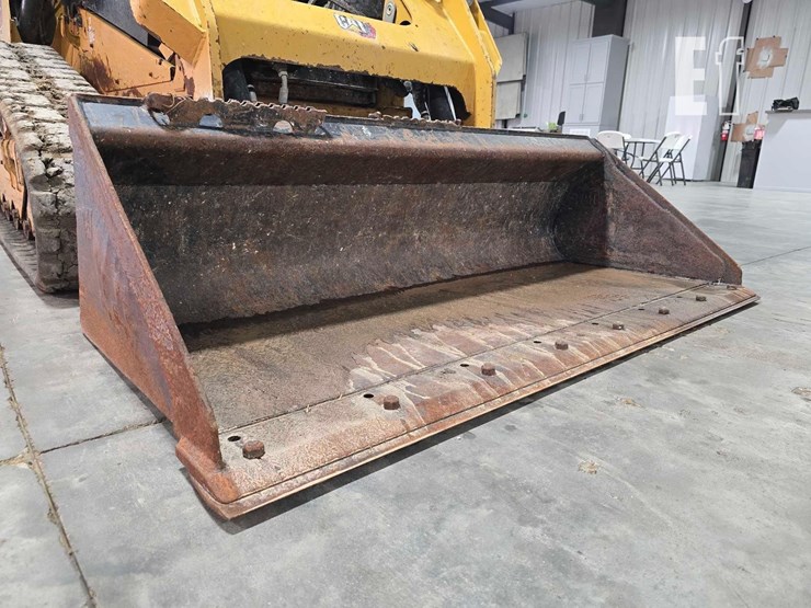 2022-caterpillar-259d3-image-10