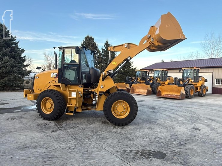 caterpillar-910-image-1