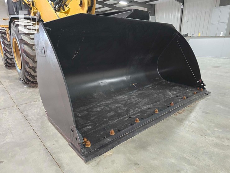 2023-caterpillar-930m-image-10