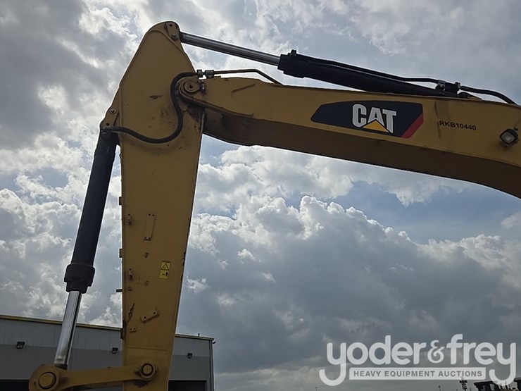 2017-caterpillar-336fl-image-32