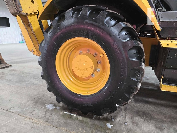 2022-caterpillar-416-image-34