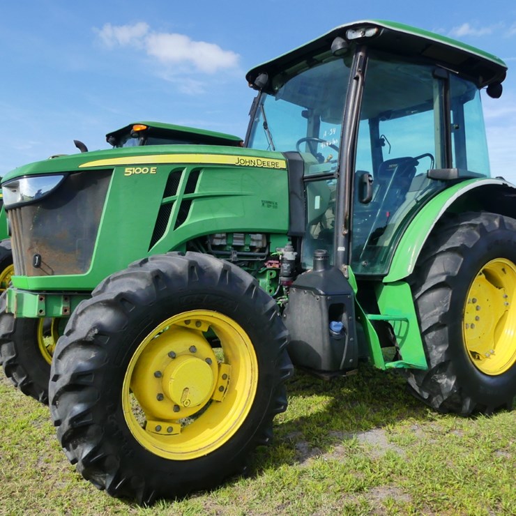 JOHN DEERE 5100E