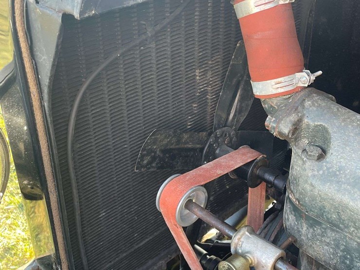 1917-model-t-touring-image-83