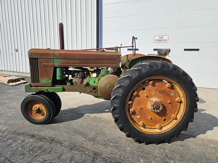 1954-john-deere-60-image-2