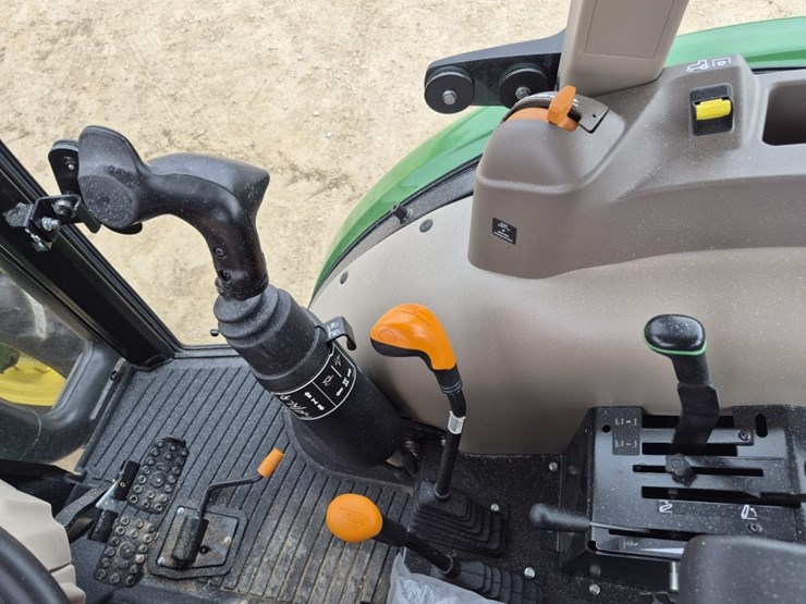 john-deere-5075e-image-15