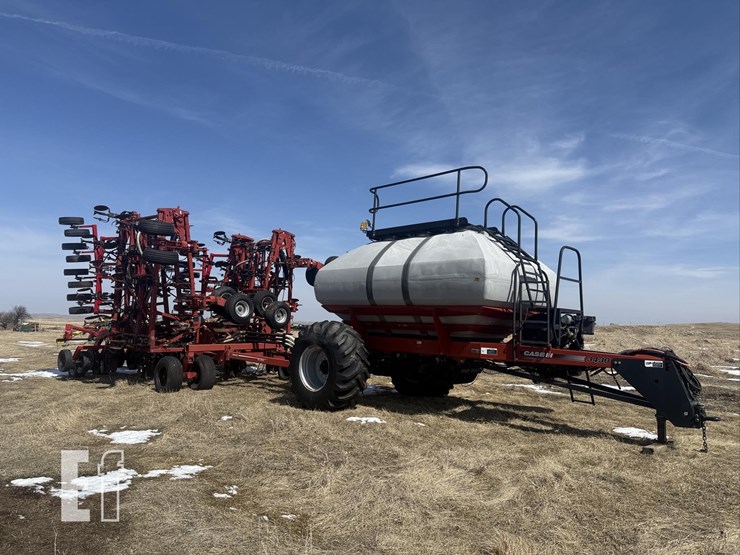 2011-case-ih-3430-image-1