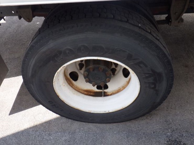 2020-hino-268a-image-5