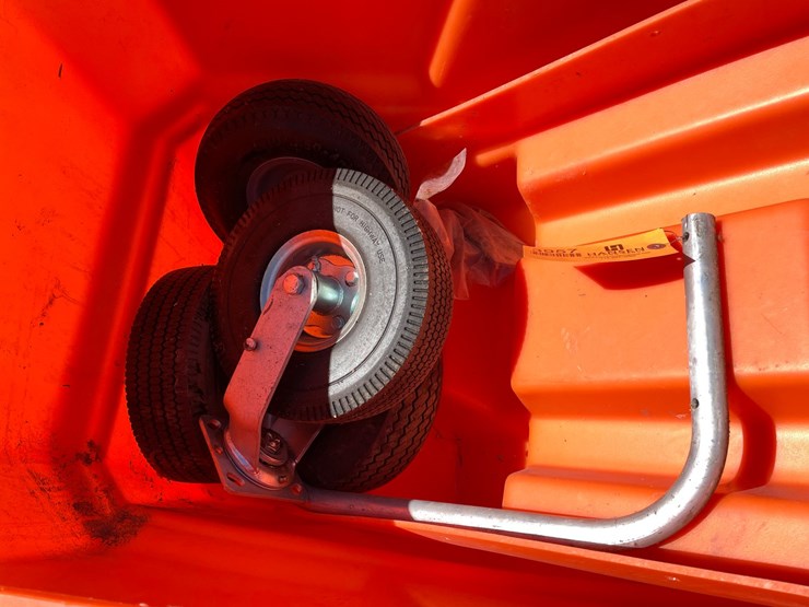 #3957-•-highcroft-feed-cart-image-10