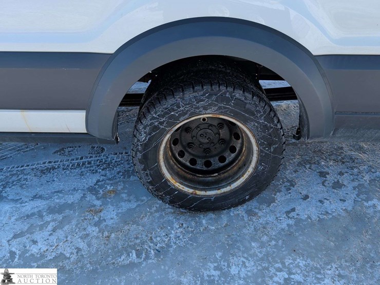 2016-ford-transit-image-15