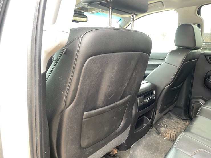 2015-chevrolet-suburban-image-67