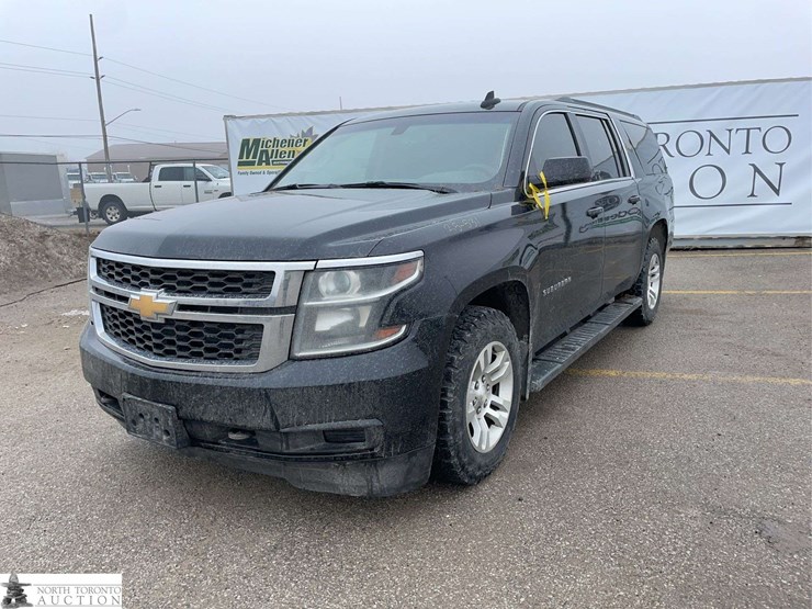2018-chevrolet-suburban-image-1