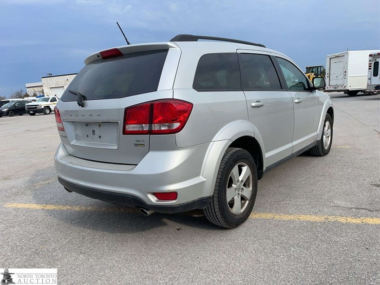2011-dodge-journey-image-5