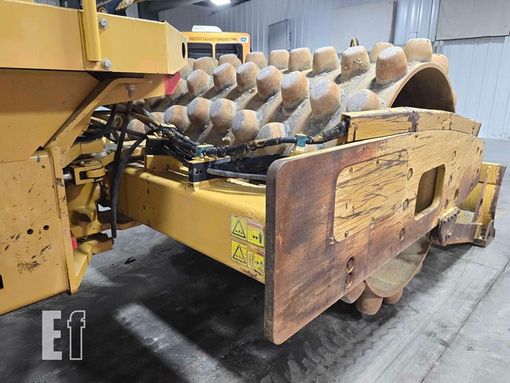 2012-caterpillar-cp56-image-15