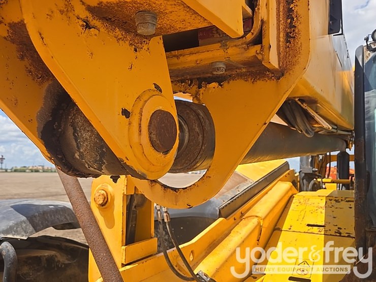 2018-jcb-512-56-image-25