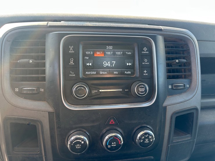 2014-dodge-5500-service-truck-image-11