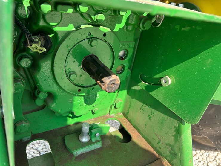 2021-john-deere-5075e-image-14