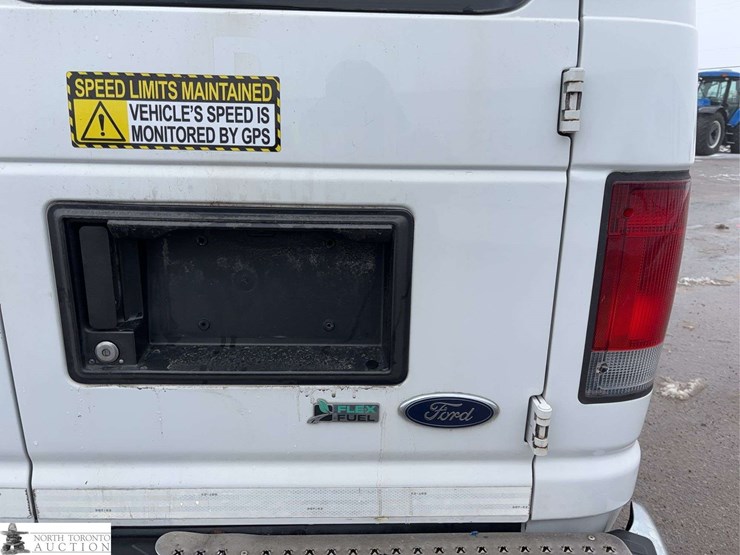 2011-ford-cargo-image-29