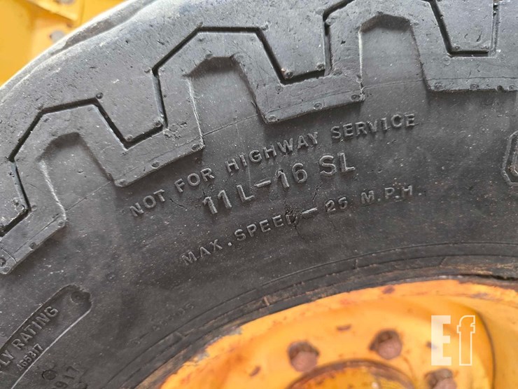 2011-deere-310j-image-30