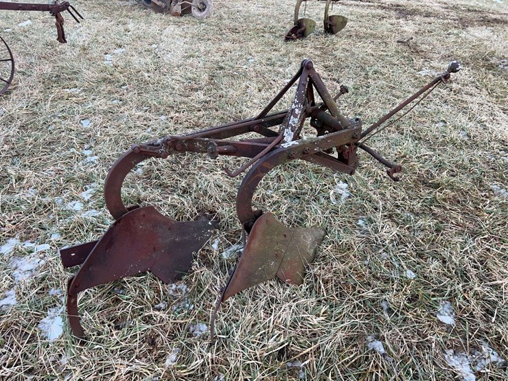 two-bottom-fordson-plow-image-2