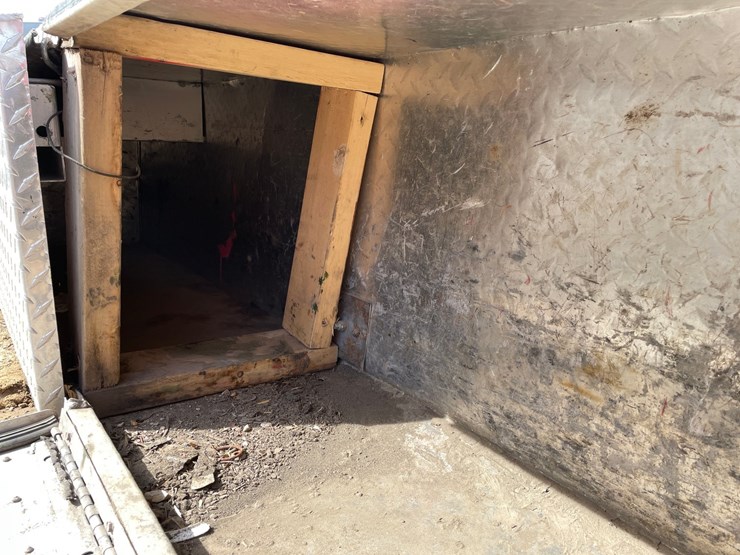 #3971-•-(2)-aluminum-truck-tool-box's-image-17