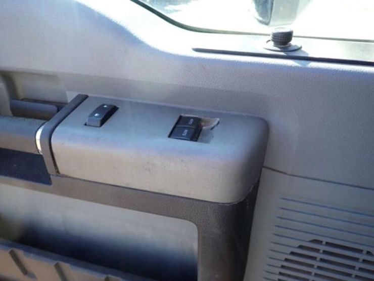 2016-ford-f650-image-19