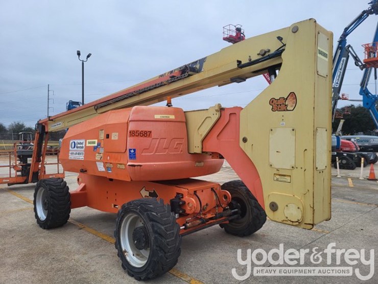 2016-jlg-800aj-image-2
