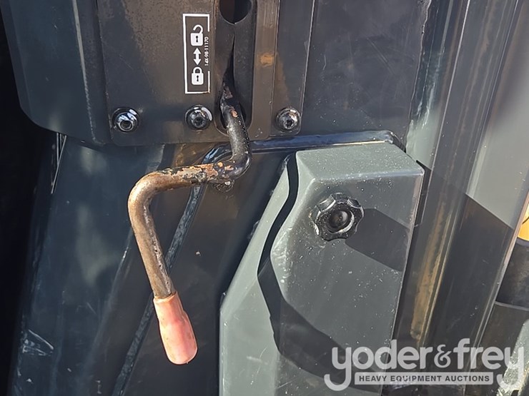 2023-komatsu-d61px-24-image-76