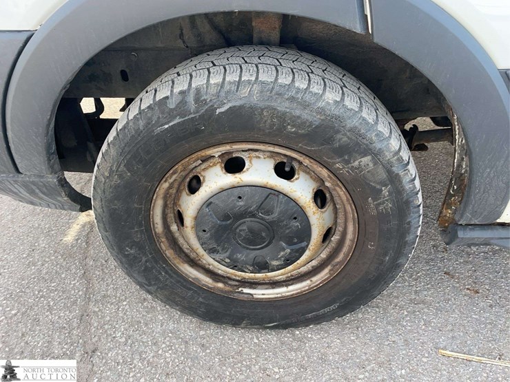 2015-ford-transit-image-23