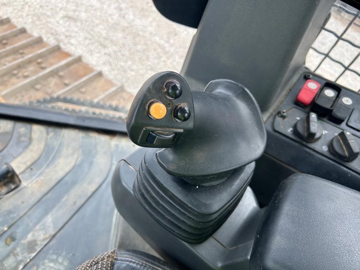 2021-caterpillar-d4-image-27