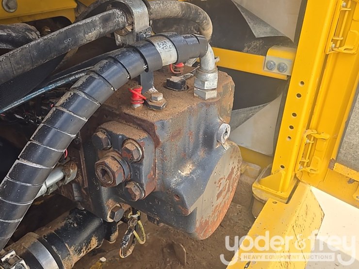 2015-komatsu-pc490-lc-11-image-45