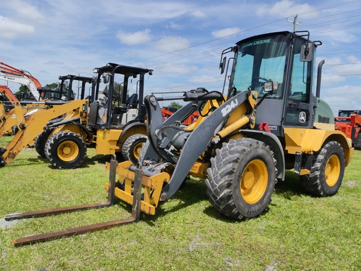 2014-deere-324j-image-1