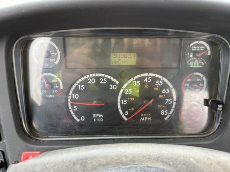 2011-freightliner-vac-con-t/a-vacuum-truck-image-29