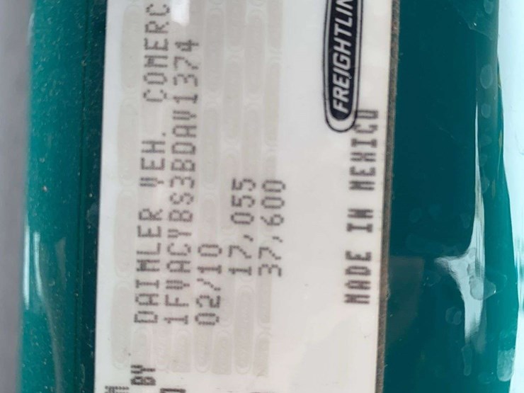 2011-freightliner-m2-106-image-50