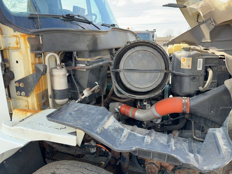 2006-international-7400-image-13