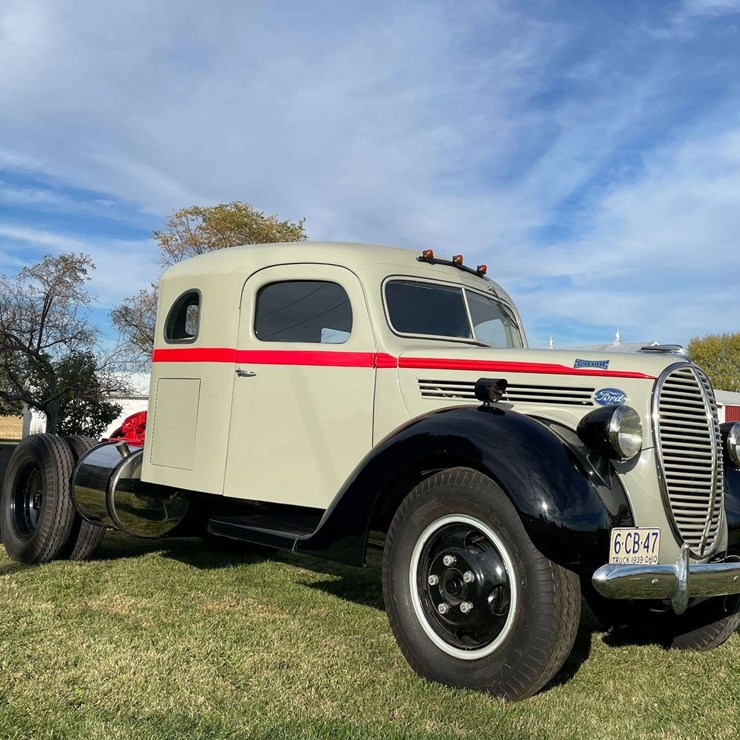 1939 Ford Truckstell Sleeper Cab Semi