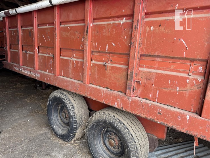 massey-14ft-gooseneck-grain-box-trailer-image-9