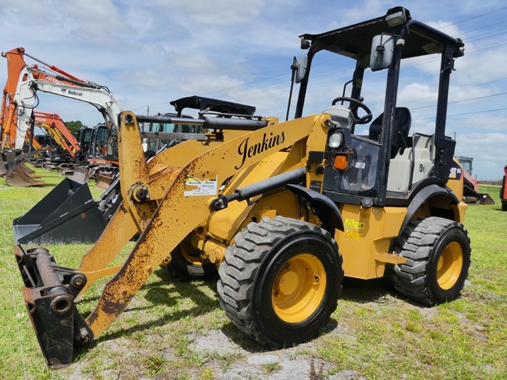 2015-caterpillar-903c-image-1