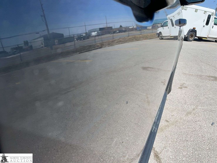 2019-chevrolet-suburban-image-29