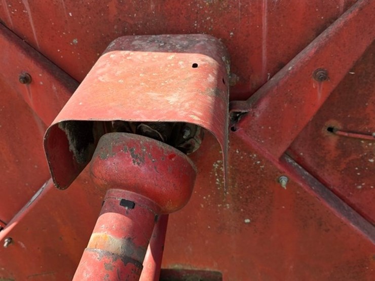 new-holland-28-image-9