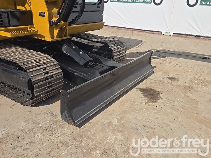 2018-caterpillar-305.5-image-29