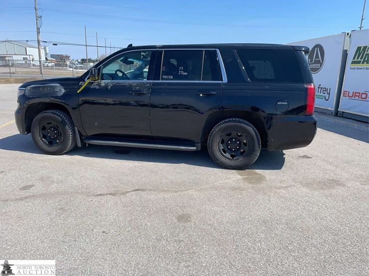 2017-chevrolet-tahoe-image-8