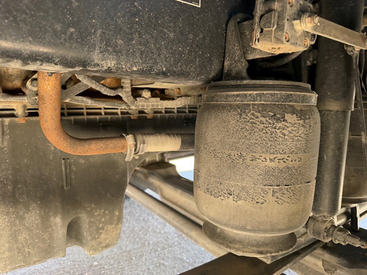 2022-peterbilt-389-image-18