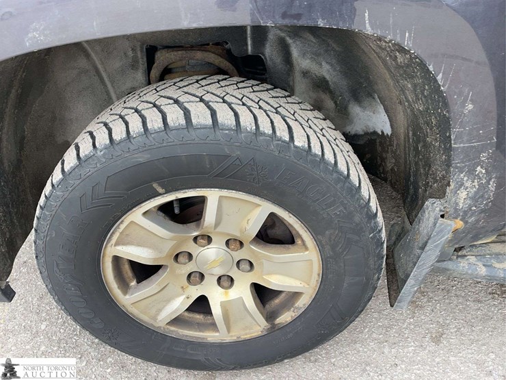 2017-chevrolet-tahoe-image-23