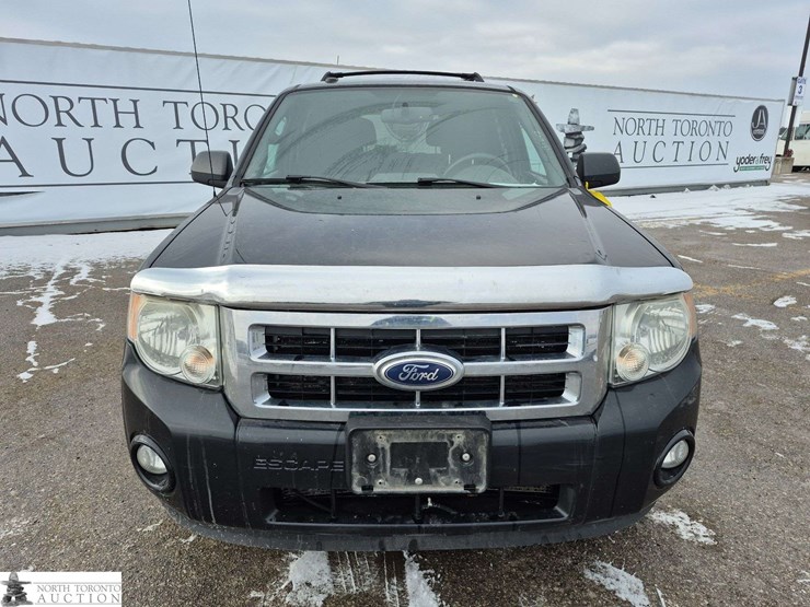 2011-ford-escape-xlt-image-2