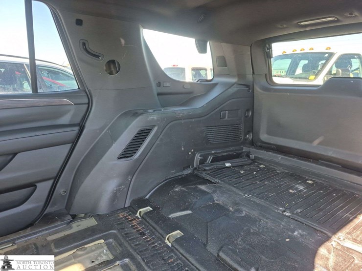 2021-chevrolet-tahoe-image-32