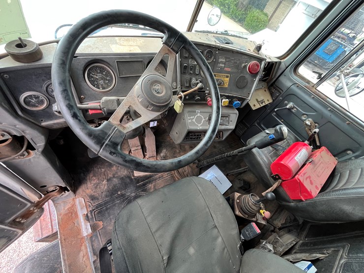 2002-mack-rd688s-image-18