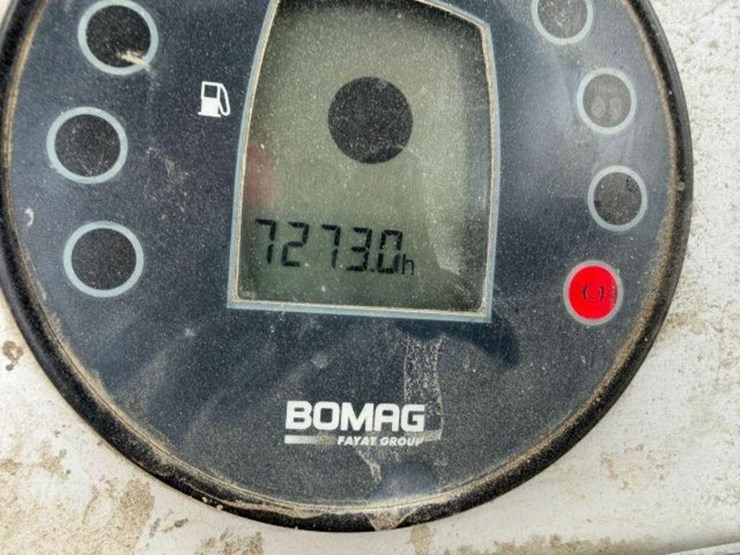 2011-bomag-bw211d-40-image-10