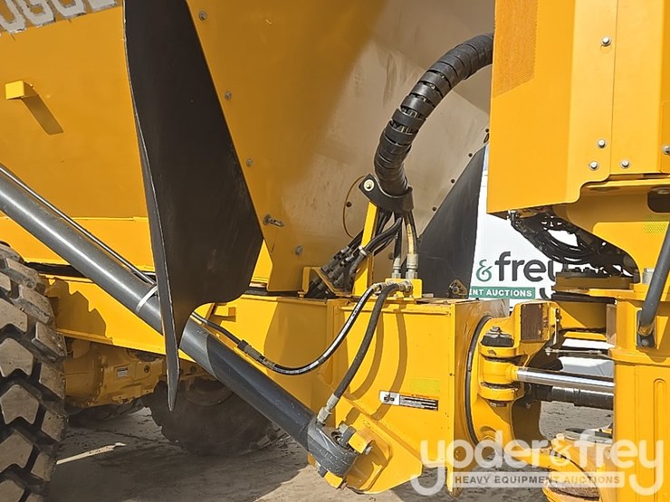 2022-deere-260e-image-37